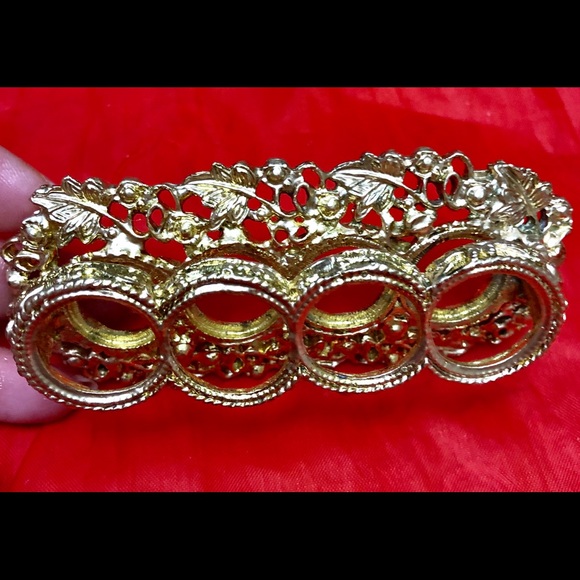 VTG LIPSTICK HOLDER MARKED “THE BUCKLERS”FOLIAGE GOLD METAL - Picture 6 of 7